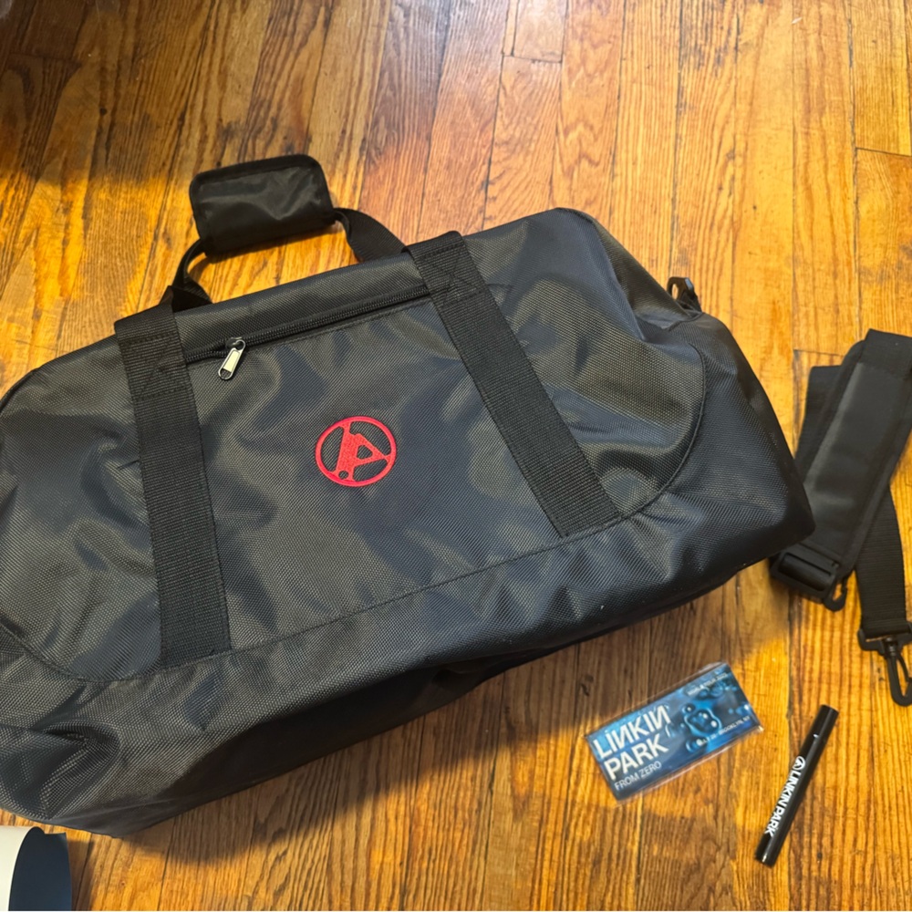 Linkin park VIP Merch - Picture 3 of 7